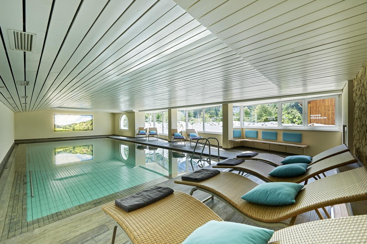 Bad Rain Hotel 4*